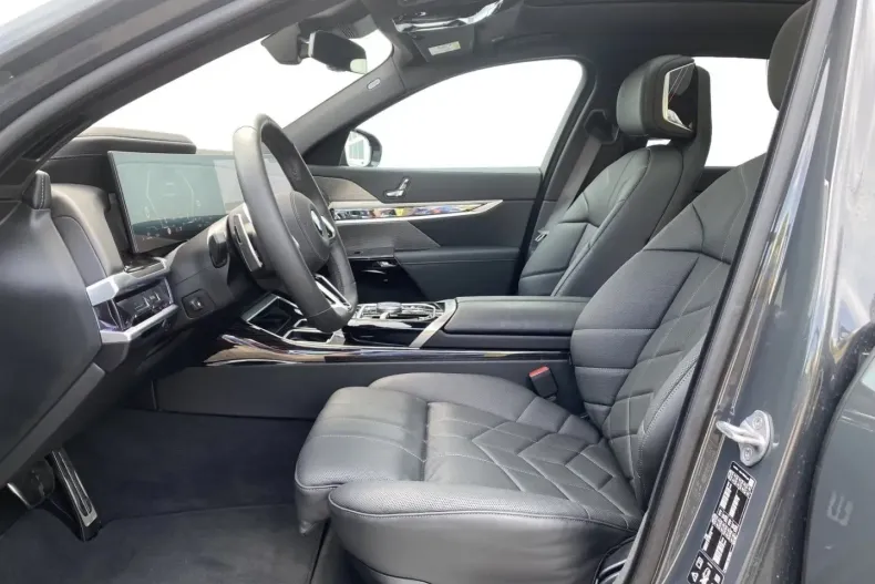 BMW 740 din 2024 cu 18.081 km - oferta BMW162101 - foto 13