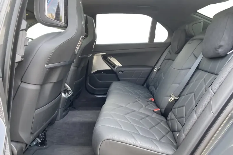 BMW 740 din 2024 cu 18.081 km - oferta BMW162101 - foto 15