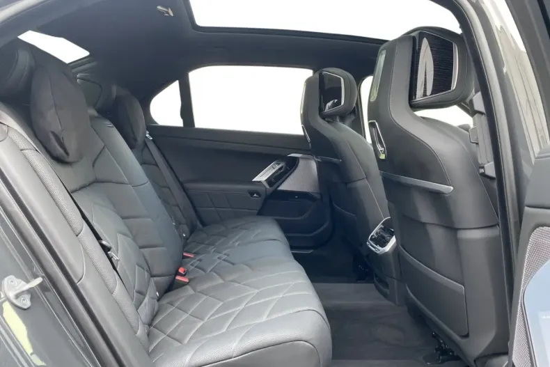 BMW 740 din 2024 cu 18.081 km - oferta BMW162101 - foto 16