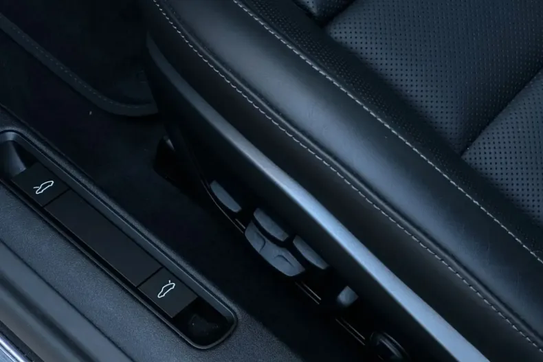 Porsche 992 din 2024 cu 20.200 km - oferta POR162109 - foto 23