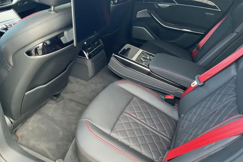 Audi S8 din 2024 cu 33.544 km - oferta AUD162110 - foto 6