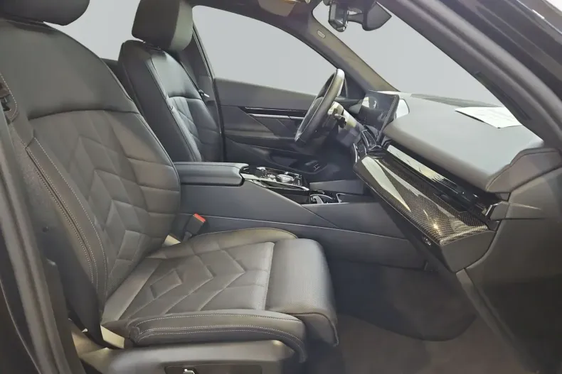 BMW 540 din 2024 cu 28.195 km - oferta BMW162115 - foto 11