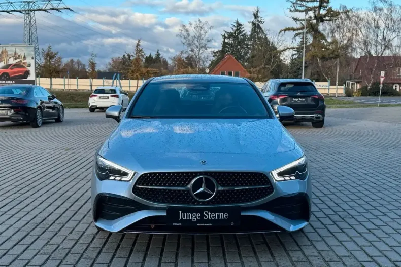 Mercedes-Benz CLA 200 din 2024 cu 10.978 km - oferta MER162124 - foto 2