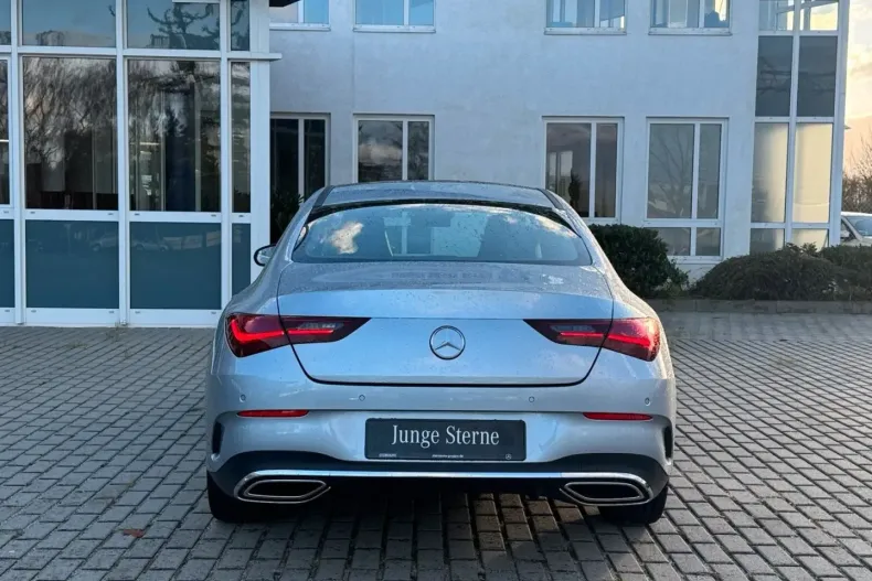 Mercedes-Benz CLA 200 din 2024 cu 10.978 km - oferta MER162124 - foto 4
