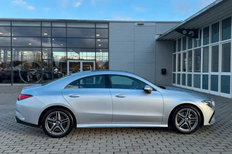 Mercedes-Benz CLA 200 din 2024 cu 10.978 km - oferta MER162124 - foto 7