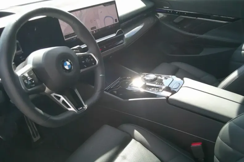 BMW 520 din 2025 cu 15.600 km - oferta BMW162131 - foto 6