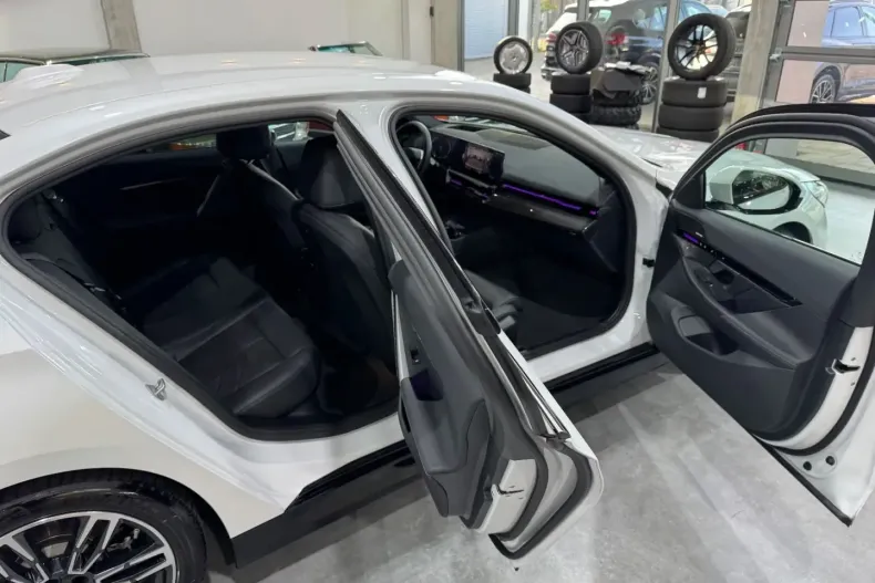 BMW 520 din 2025 cu 20.160 km - oferta BMW162142 - foto 21