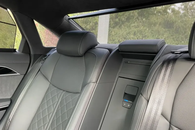 Audi A8 din 2024 cu 6.915 km - oferta AUD162152 - foto 24