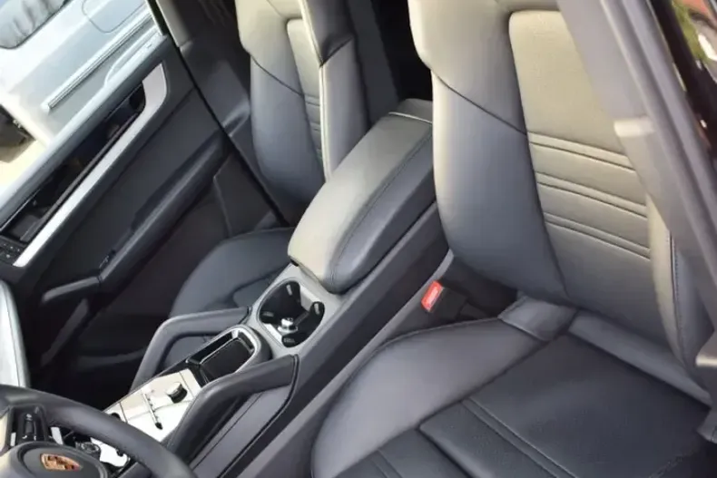 Porsche Cayenne din 2024 cu 12.900 km - oferta POR162153 - foto 20