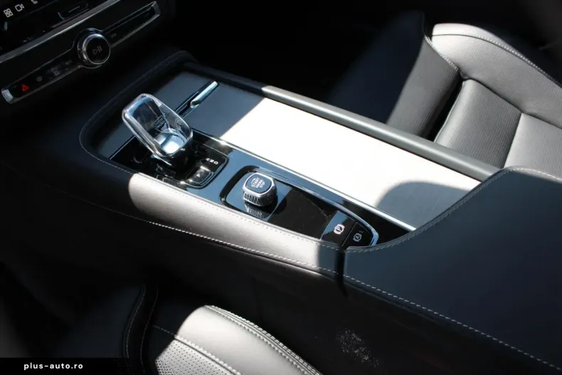 Volvo S90 din 2024 cu 23.100 km - oferta VOL162157 - foto 13