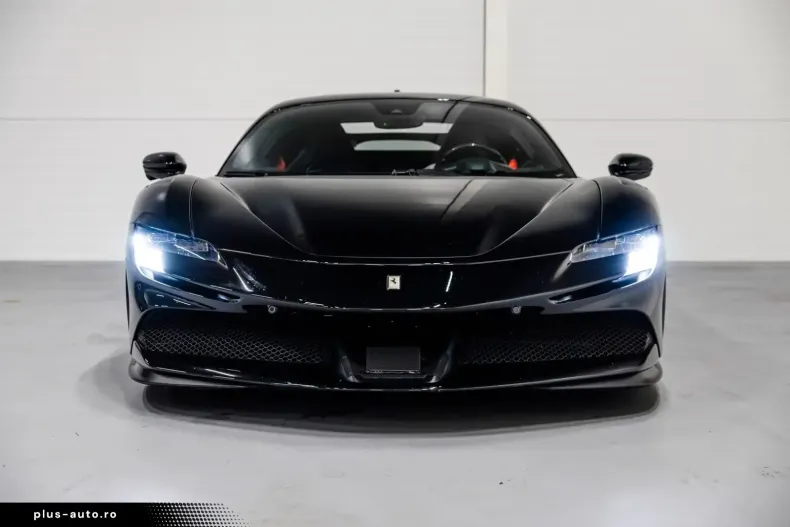Ferrari SF90 din 2023 cu 6.000 km - oferta FER162161 - foto 3