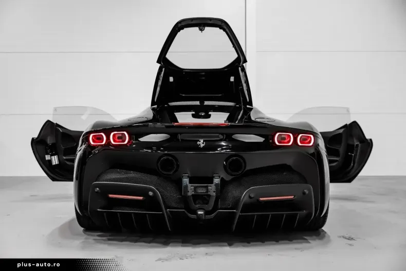 Ferrari SF90 din 2023 cu 6.000 km - oferta FER162161 - foto 6