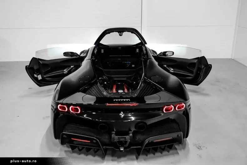 Ferrari SF90 din 2023 cu 6.000 km - oferta FER162161 - foto 8