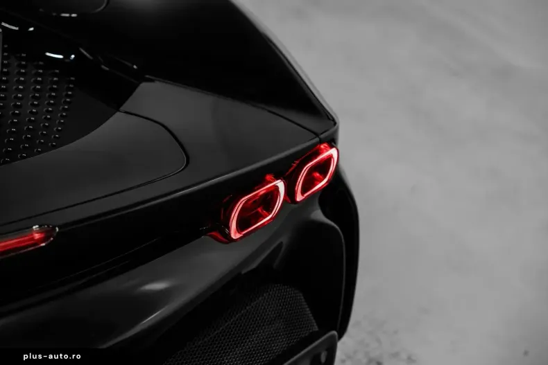 Ferrari SF90 din 2023 cu 6.000 km - oferta FER162161 - foto 15