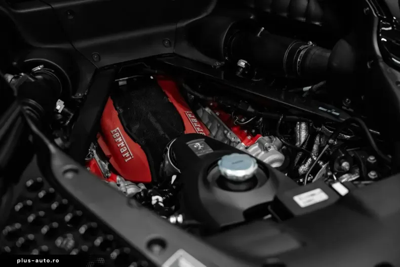 Ferrari SF90 din 2023 cu 6.000 km - oferta FER162161 - foto 17