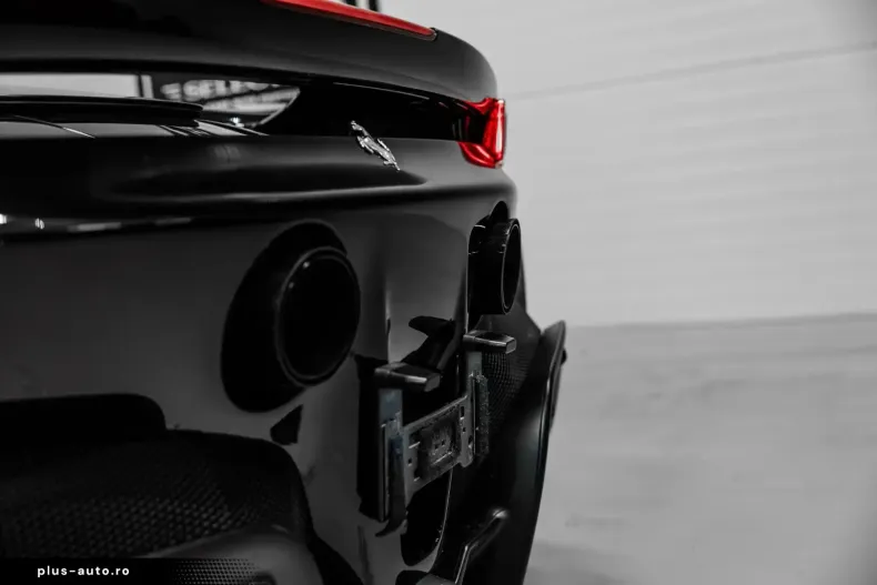 Ferrari SF90 din 2023 cu 6.000 km - oferta FER162161 - foto 18