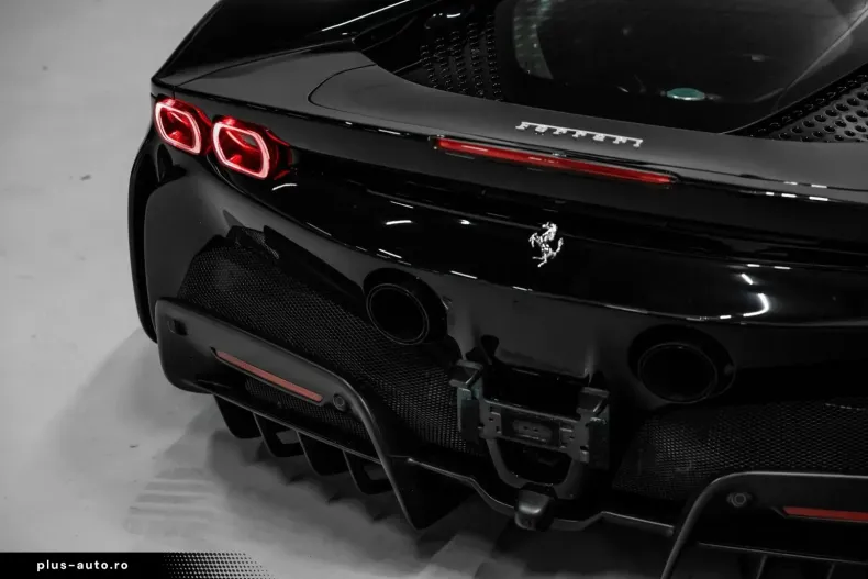 Ferrari SF90 din 2023 cu 6.000 km - oferta FER162161 - foto 19