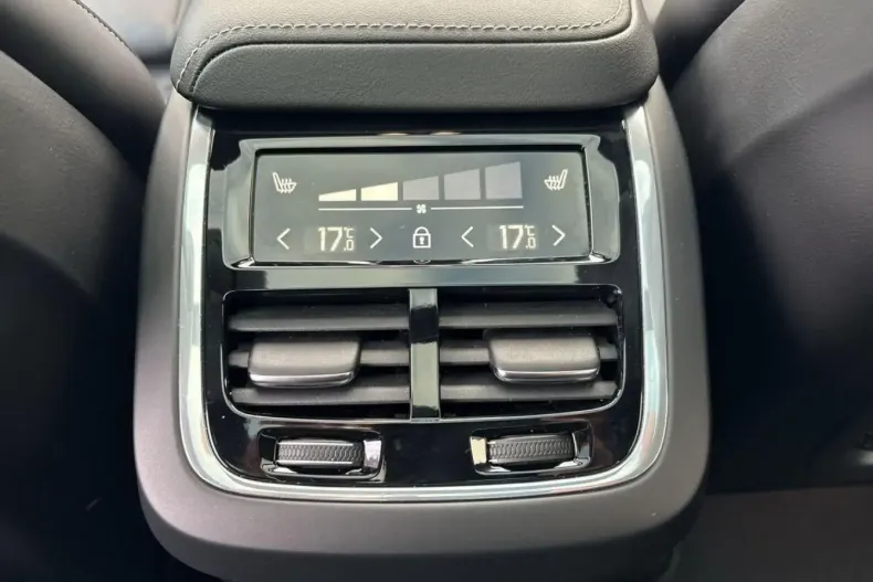 Volvo XC60 din 2022 cu 37.641 km - oferta VOL162166 - foto 19