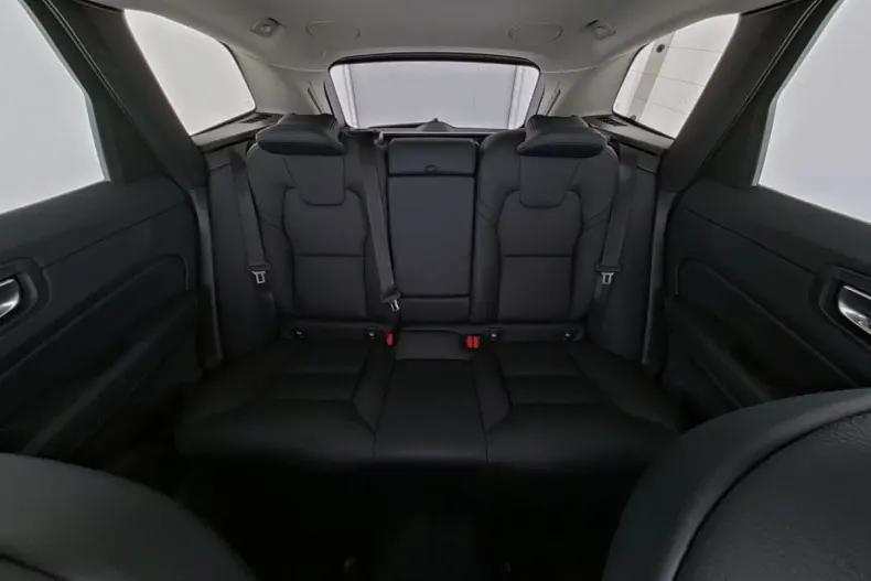 Volvo XC60 din 2025 cu 26.386 km - oferta VOL162169 - foto 7