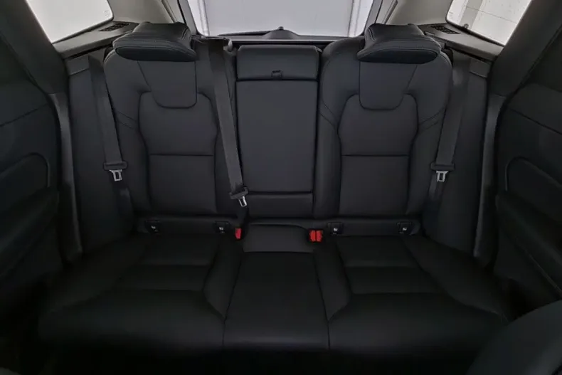 Volvo XC60 din 2025 cu 26.386 km - oferta VOL162169 - foto 13