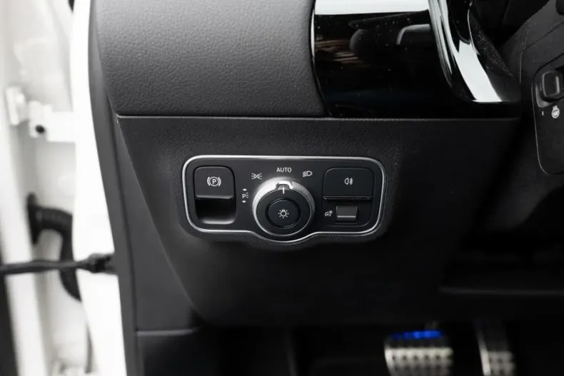 Mercedes-Benz GLA 220 din 2024 cu 15.074 km - oferta MER162176 - foto 19