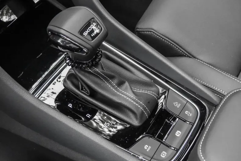 Skoda Karoq din 2025 cu 13.000 km - oferta SKO162188 - foto 16