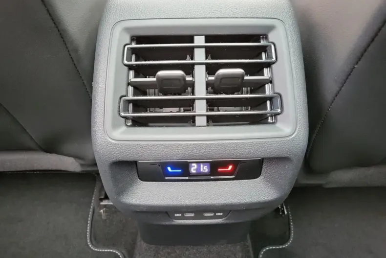 Volkswagen Tiguan din 2024 cu 23.395 km - oferta VOL162192 - foto 24