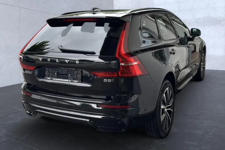 Volvo XC60 din 2022 cu 73.890 km - oferta VOL162213 - foto 3