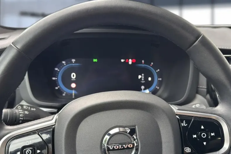 Volvo XC60 din 2022 cu 73.890 km - oferta VOL162213 - foto 11