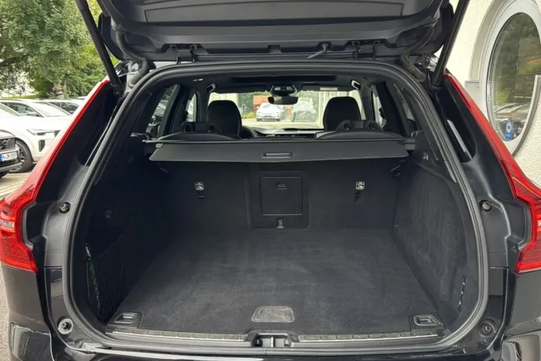 Volvo XC60 din 2022 cu 73.890 km - oferta VOL162213 - foto 22