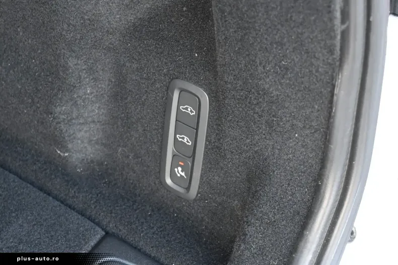 Volvo XC60 din 2022 cu 61.400 km - oferta VOL162214 - foto 7