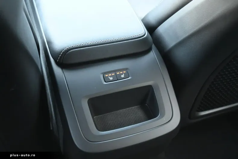 Volvo XC60 din 2022 cu 61.400 km - oferta VOL162214 - foto 16