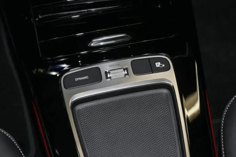 Mercedes-Benz CLA 220 din 2024 cu 13.323 km - oferta MER162216 - foto 9