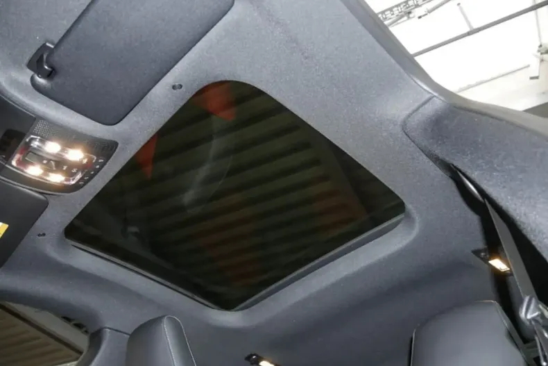 Mercedes-Benz CLA 220 din 2024 cu 13.323 km - oferta MER162216 - foto 10