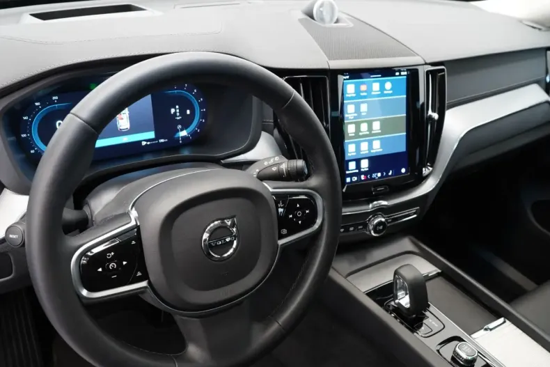 Volvo XC60 din 2022 cu 26.523 km - oferta VOL162220 - foto 9