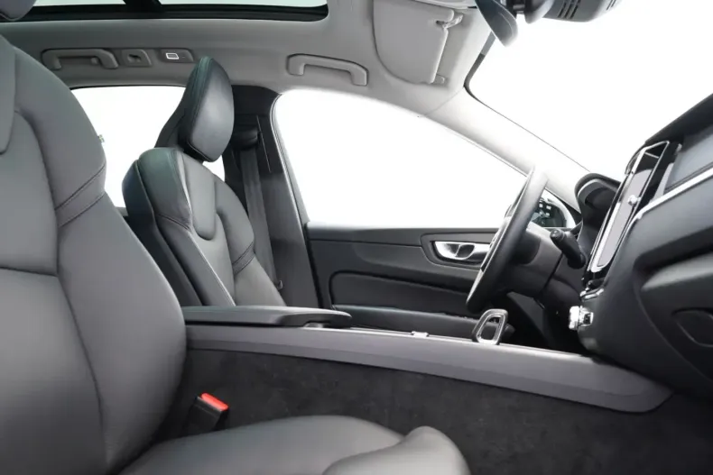 Volvo XC60 din 2022 cu 26.523 km - oferta VOL162220 - foto 17