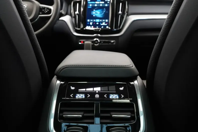 Volvo XC60 din 2022 cu 26.523 km - oferta VOL162220 - foto 21