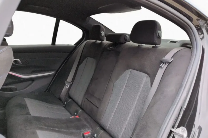 BMW 320 din 2025 cu 27.276 km - oferta BMW162228 - foto 8