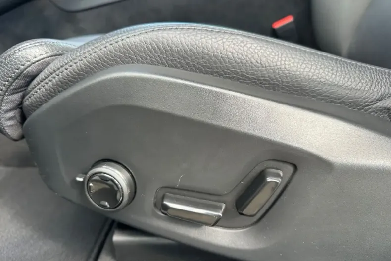 Volvo XC60 din 2022 cu 45.800 km - oferta VOL162229 - foto 10