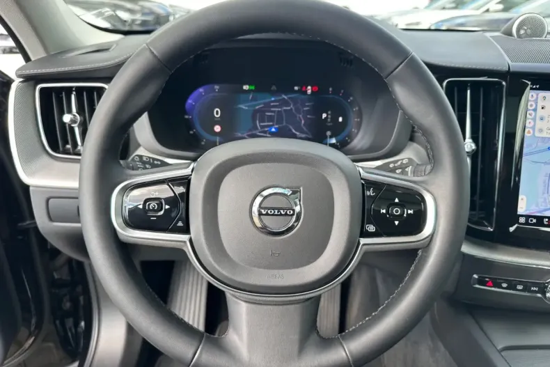 Volvo XC60 din 2022 cu 45.800 km - oferta VOL162229 - foto 13