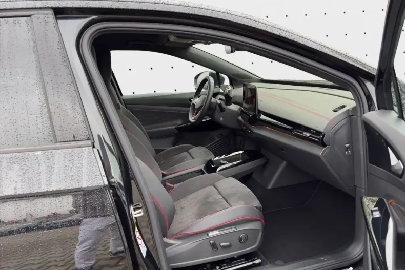 Volkswagen ID.5 din 2023 cu 16.394 km - oferta VOL162244 - foto 4