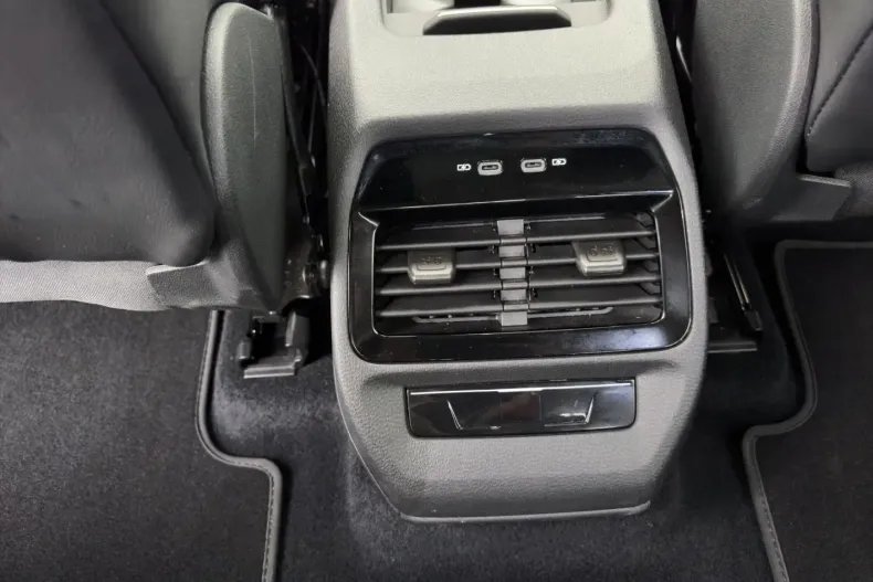 Volkswagen ID.5 din 2023 cu 16.394 km - oferta VOL162244 - foto 17