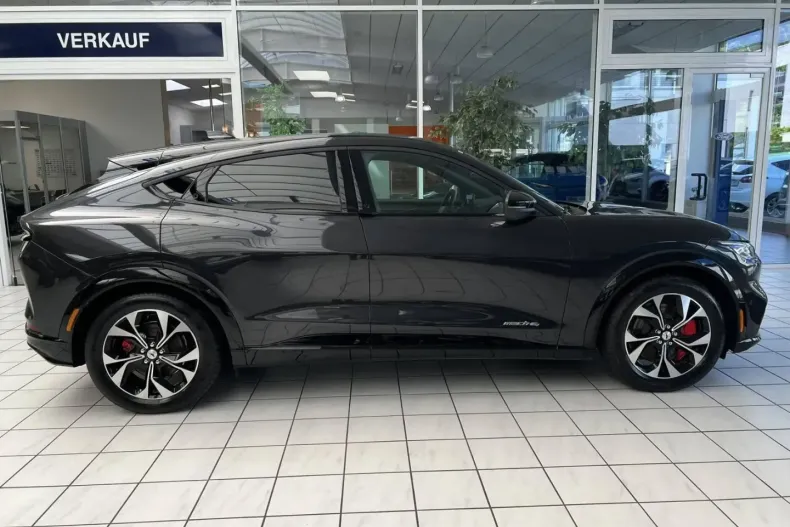 Ford Mustang Mach-E din 2023 cu 10.000 km - oferta FOR162249 - foto 3