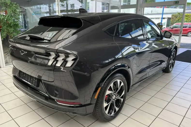 Ford Mustang Mach-E din 2023 cu 10.000 km - oferta FOR162249 - foto 4