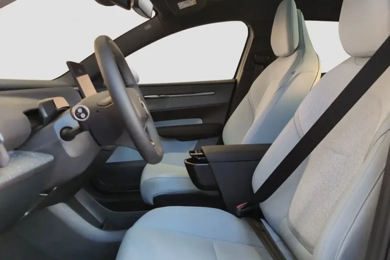 Volvo EX30 din 2025 cu 11.119 km - oferta VOL162258 - foto 9