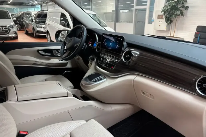 Mercedes-Benz V 300 din 2024 cu 12.700 km - oferta MER162280 - foto 20