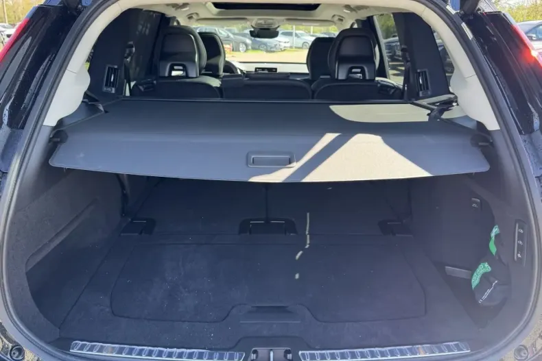 Volvo XC90 din 2024 cu 15.000 km - oferta VOL162295 - foto 6