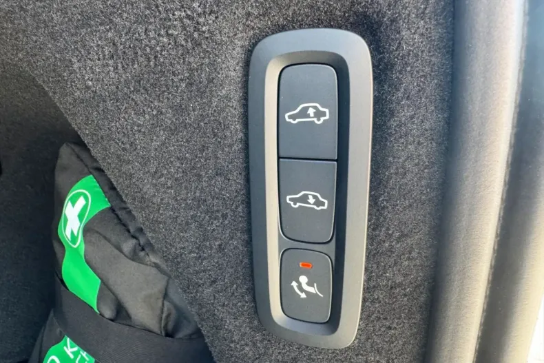 Volvo XC90 din 2024 cu 15.000 km - oferta VOL162295 - foto 7