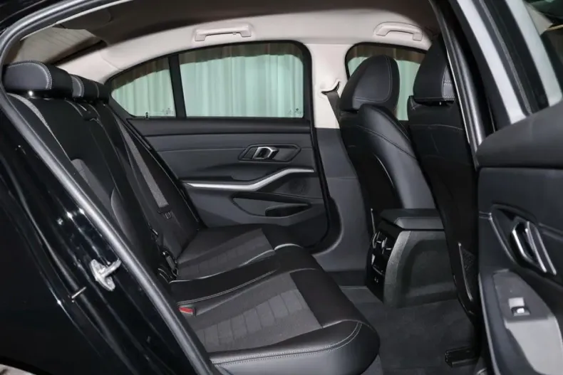 BMW 320 din 2023 cu 15.314 km - oferta BMW162299 - foto 4