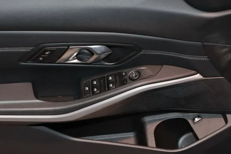 BMW 320 din 2023 cu 15.314 km - oferta BMW162299 - foto 11